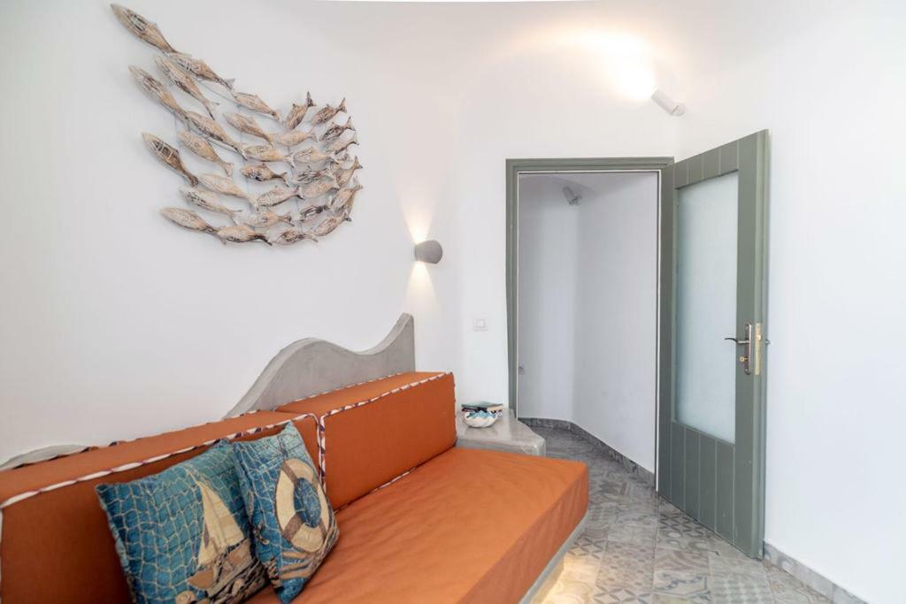 Astrea Suites Feggaropetra Cave House Fira  Exteriér fotografie