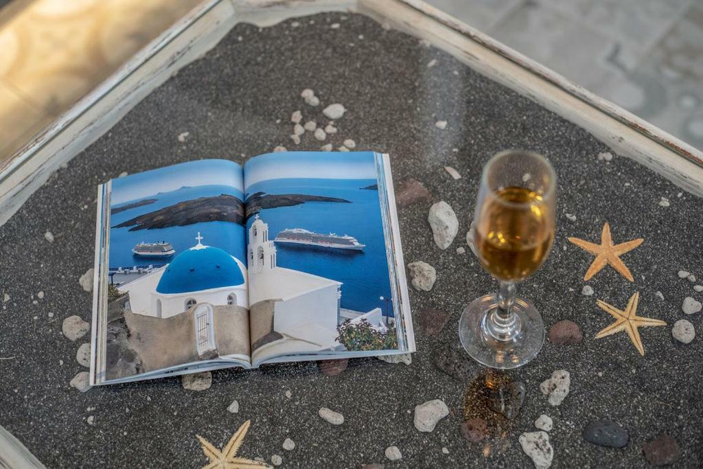 Astrea Suites Feggaropetra Cave House Fira  Exteriér fotografie