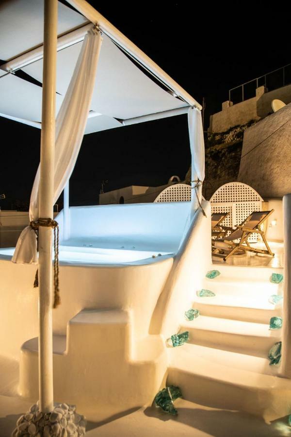 Astrea Suites Feggaropetra Cave House Fira  Exteriér fotografie
