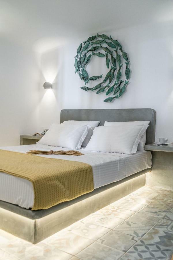 Astrea Suites Feggaropetra Cave House Fira  Exteriér fotografie