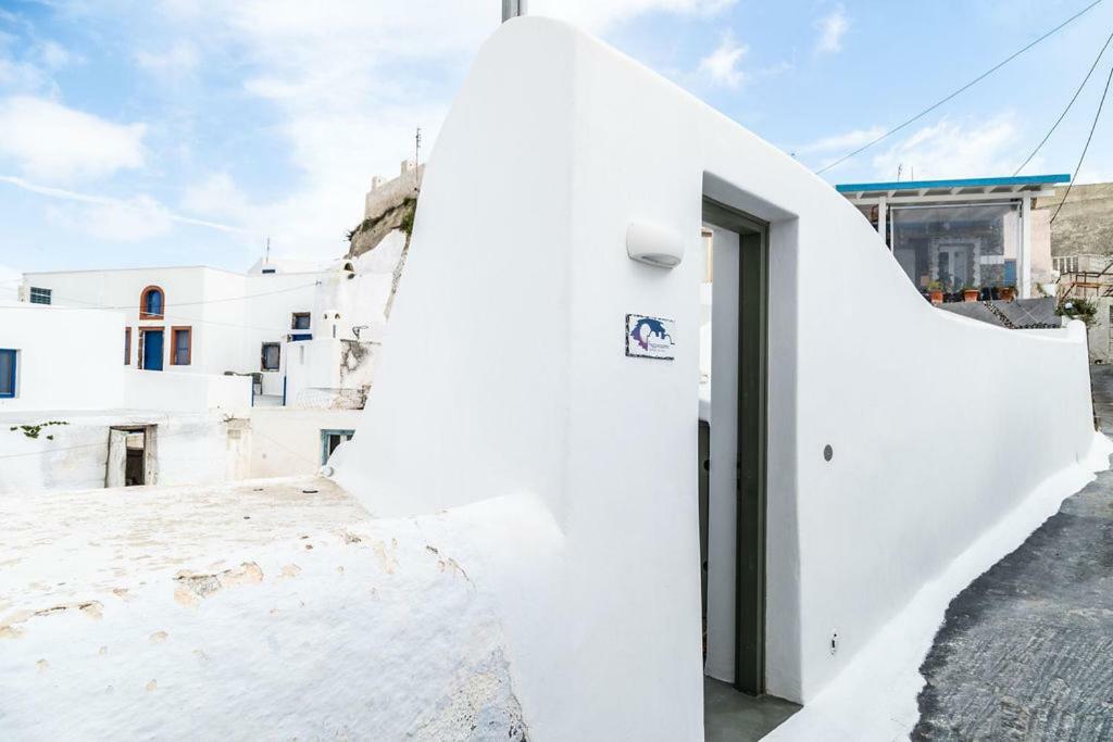 Astrea Suites Feggaropetra Cave House Fira  Exteriér fotografie
