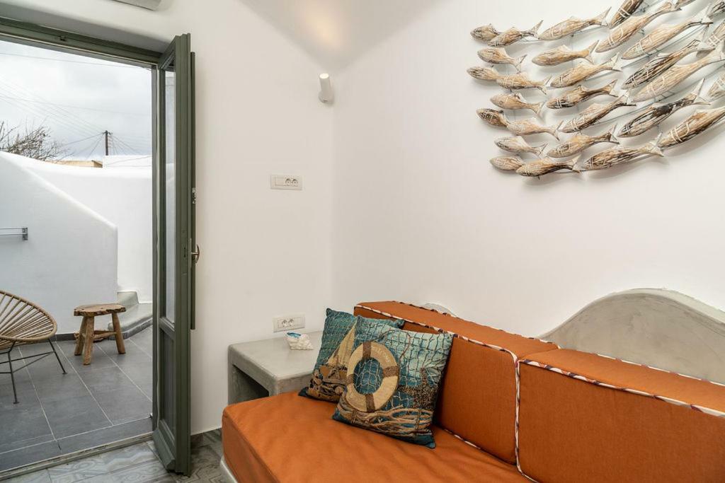 Astrea Suites Feggaropetra Cave House Fira  Exteriér fotografie